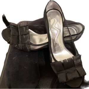 Nina Elegant Black Heels with Bow Detail